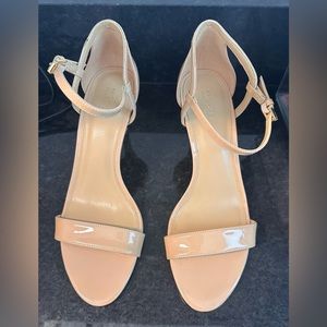 Brand new Michael Kors nude patent heeled sandal